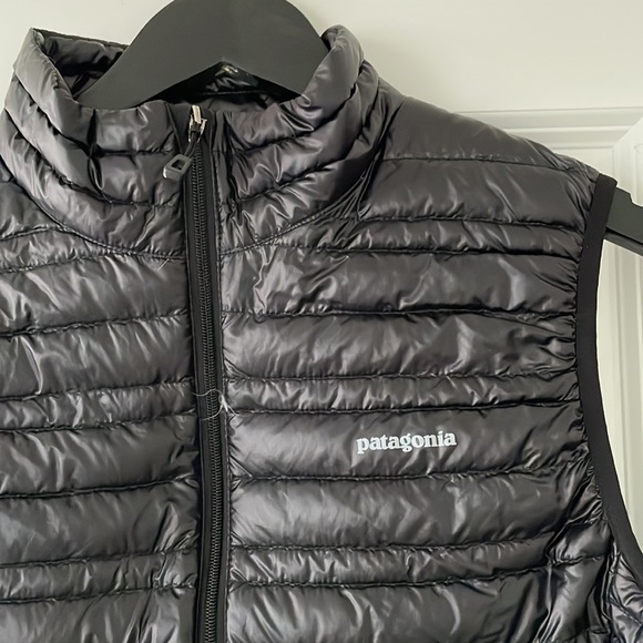 Patagonia Ultralight  Down Vest - Picture 4 of 6